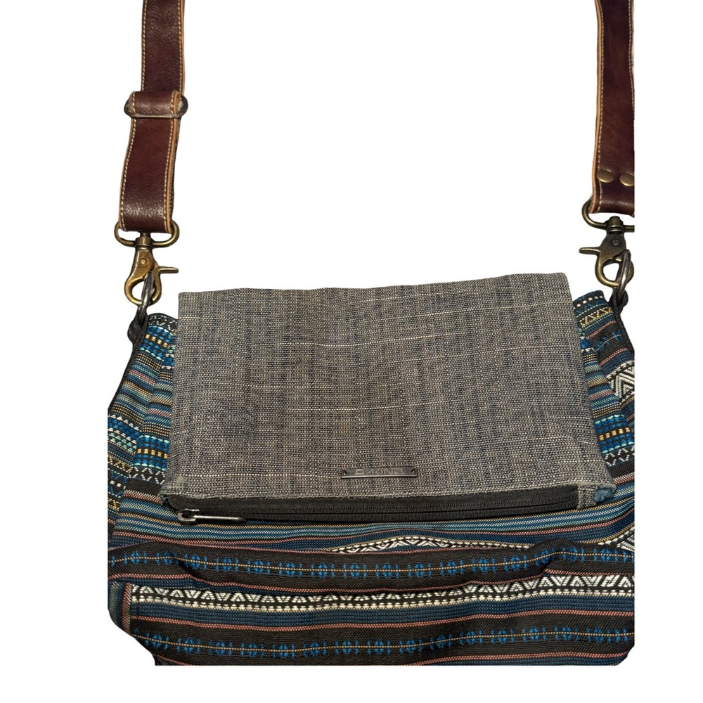 Dakine Jodi Vintage Stylish Striped Crossbody Bag - Picture 3 of 13
